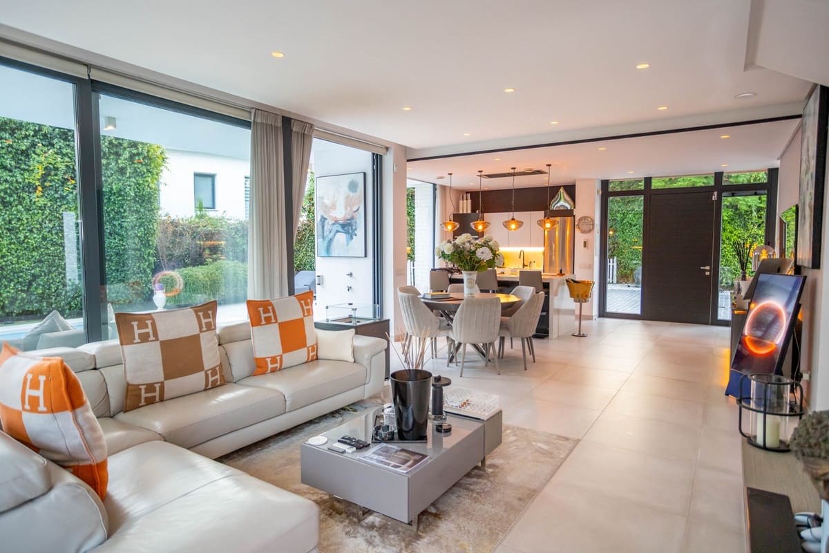 Chalet de 4 habitaciones en Cancelada en venta - 1.799.000 € (Ref: 9524881)