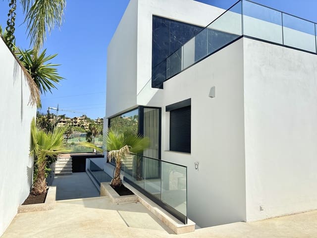 4 slaapkamer Villa te koop in Saladillo-Benamara, Estepona - € 1.999.999 (Ref: 9524882)