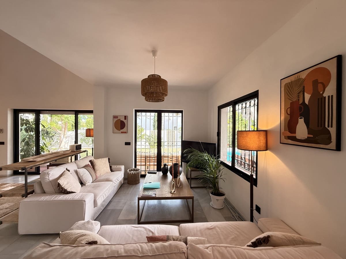 4 soveværelse Villa til salg i Estepona - € 1.950.000 (Ref: 9524884)