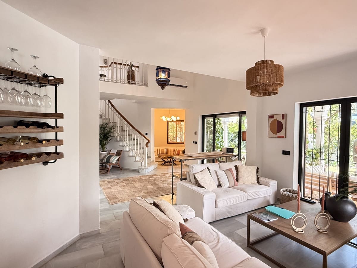 4 soveværelse Villa til salg i Estepona - € 1.950.000 (Ref: 9524884)