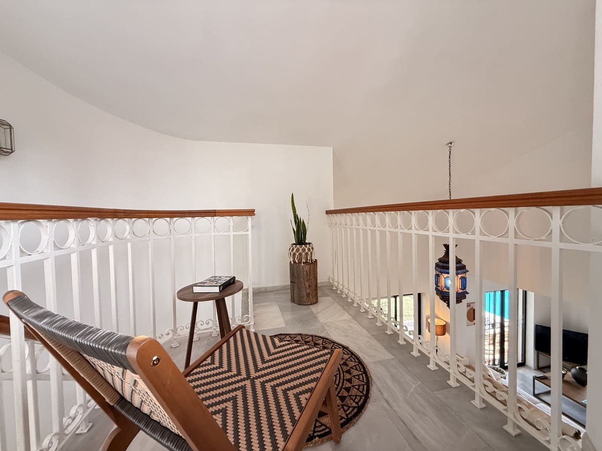 4 soveværelse Villa til salg i Estepona - € 1.950.000 (Ref: 9524884)