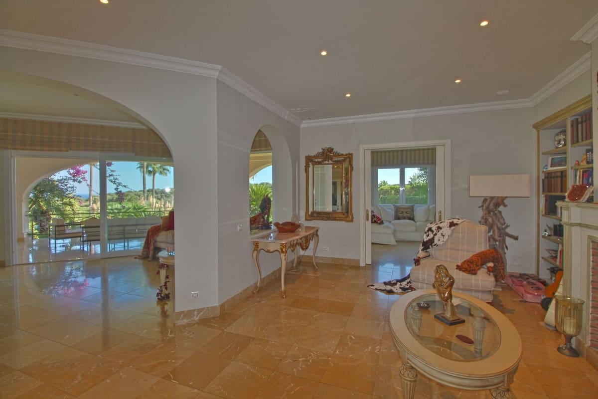 4 bedroom Villa for sale in Sotogrande with garage - € 1,950,000 (Ref: 9524885)