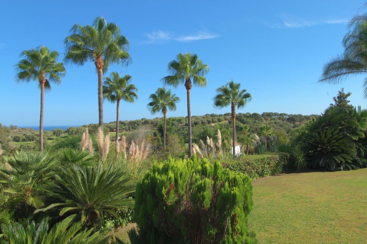 4 bedroom Villa for sale in Sotogrande with garage - € 1,950,000 (Ref: 9524885)