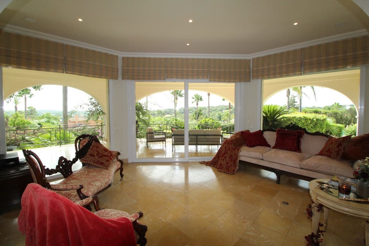 4 bedroom Villa for sale in Sotogrande with garage - € 1,950,000 (Ref: 9524885)
