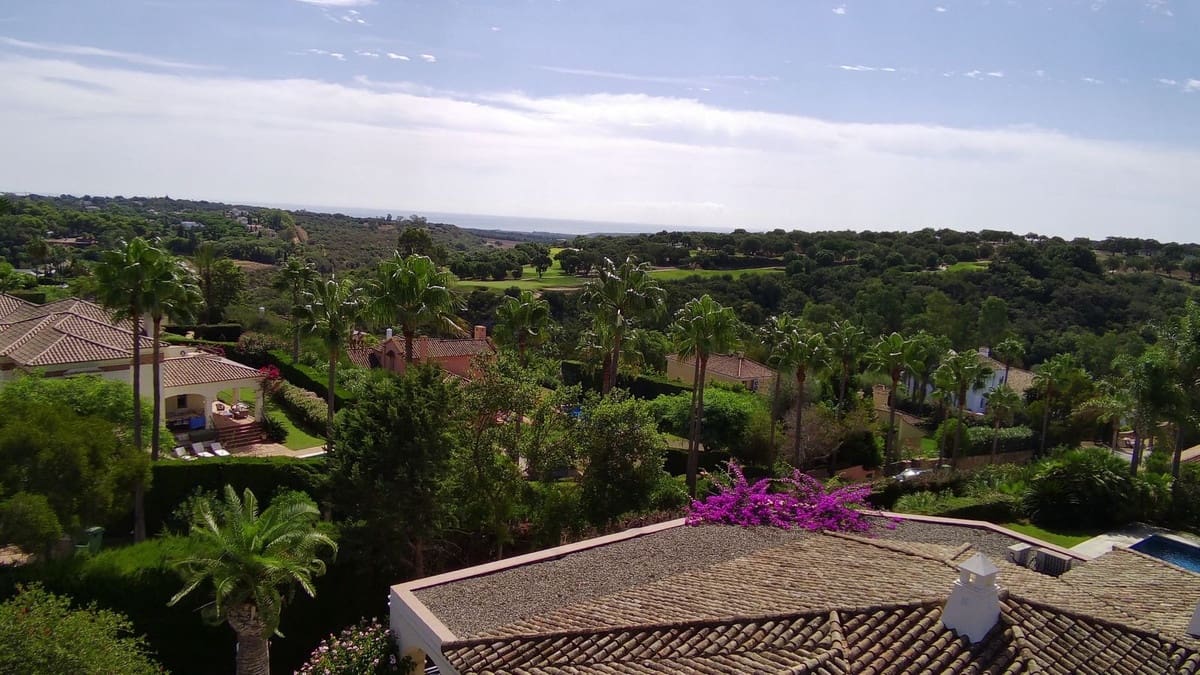 4 bedroom Villa for sale in Sotogrande with garage - € 1,950,000 (Ref: 9524885)