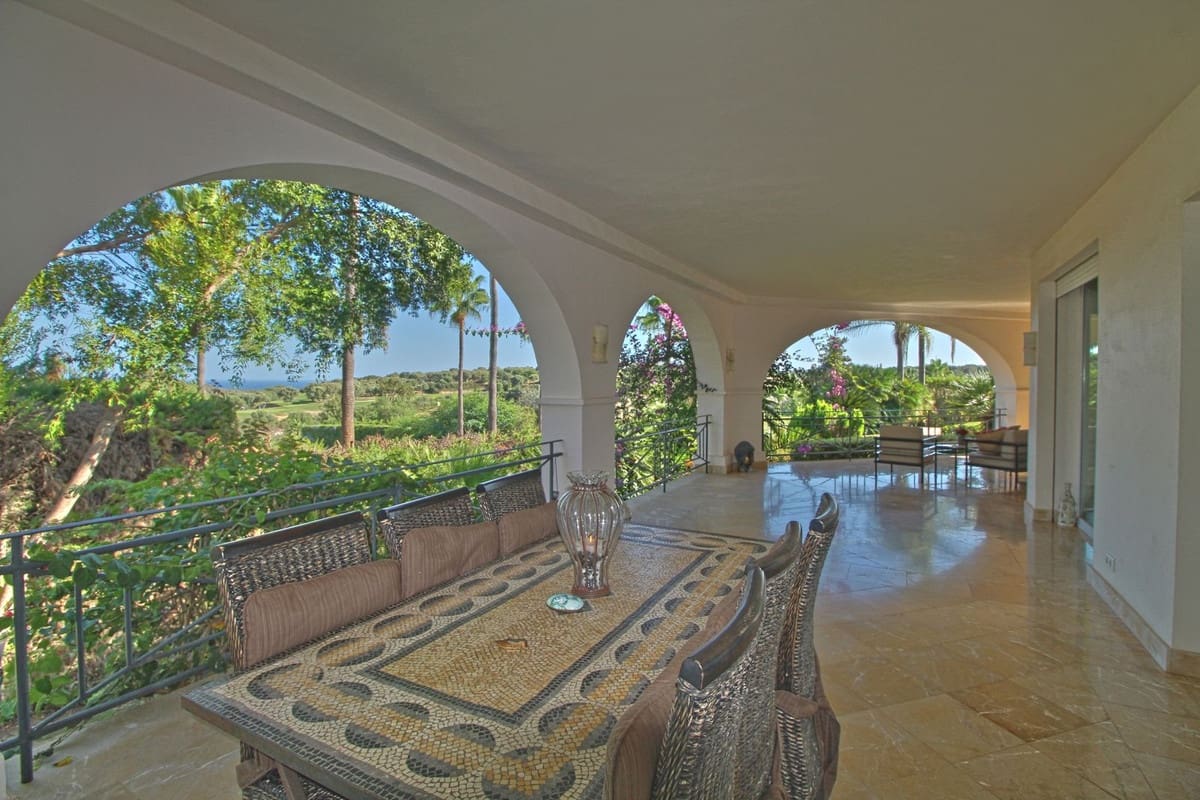 4 bedroom Villa for sale in Sotogrande with garage - € 1,950,000 (Ref: 9524885)