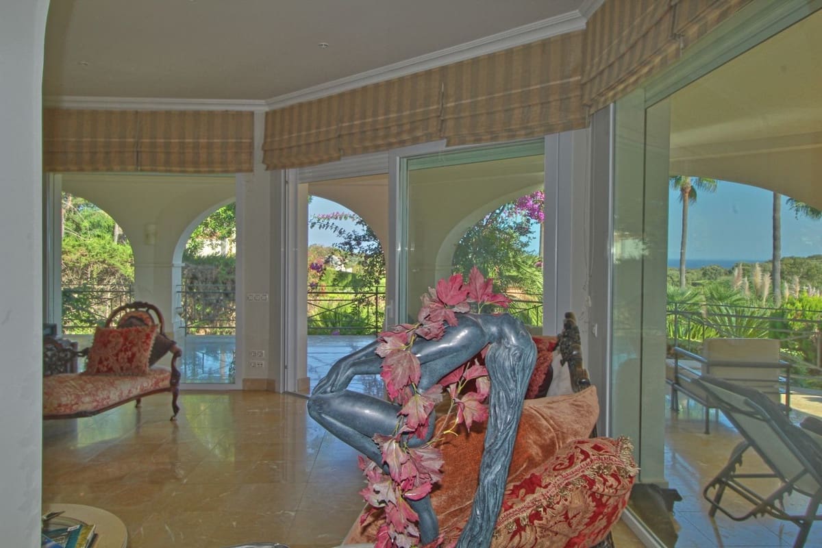 4 bedroom Villa for sale in Sotogrande with garage - € 1,950,000 (Ref: 9524885)