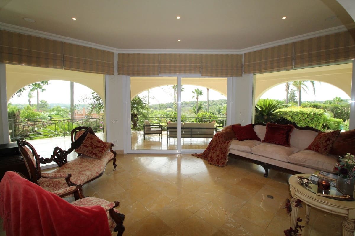 4 bedroom Villa for sale in Sotogrande with garage - € 1,950,000 (Ref: 9524885)