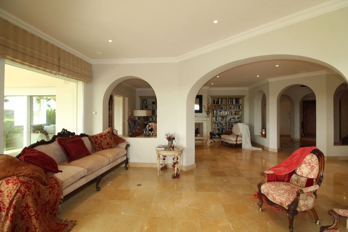 4 bedroom Villa for sale in Sotogrande with garage - € 1,950,000 (Ref: 9524885)