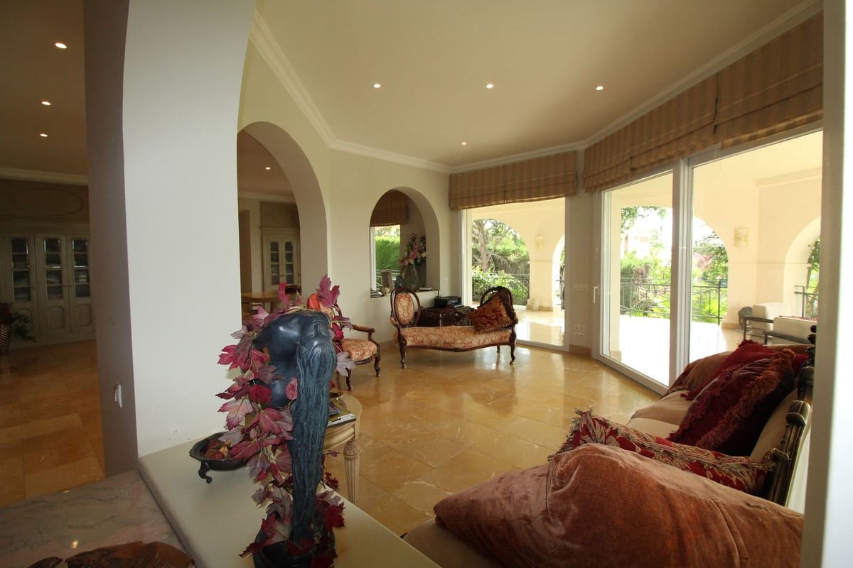 4 bedroom Villa for sale in Sotogrande with garage - € 1,950,000 (Ref: 9524885)