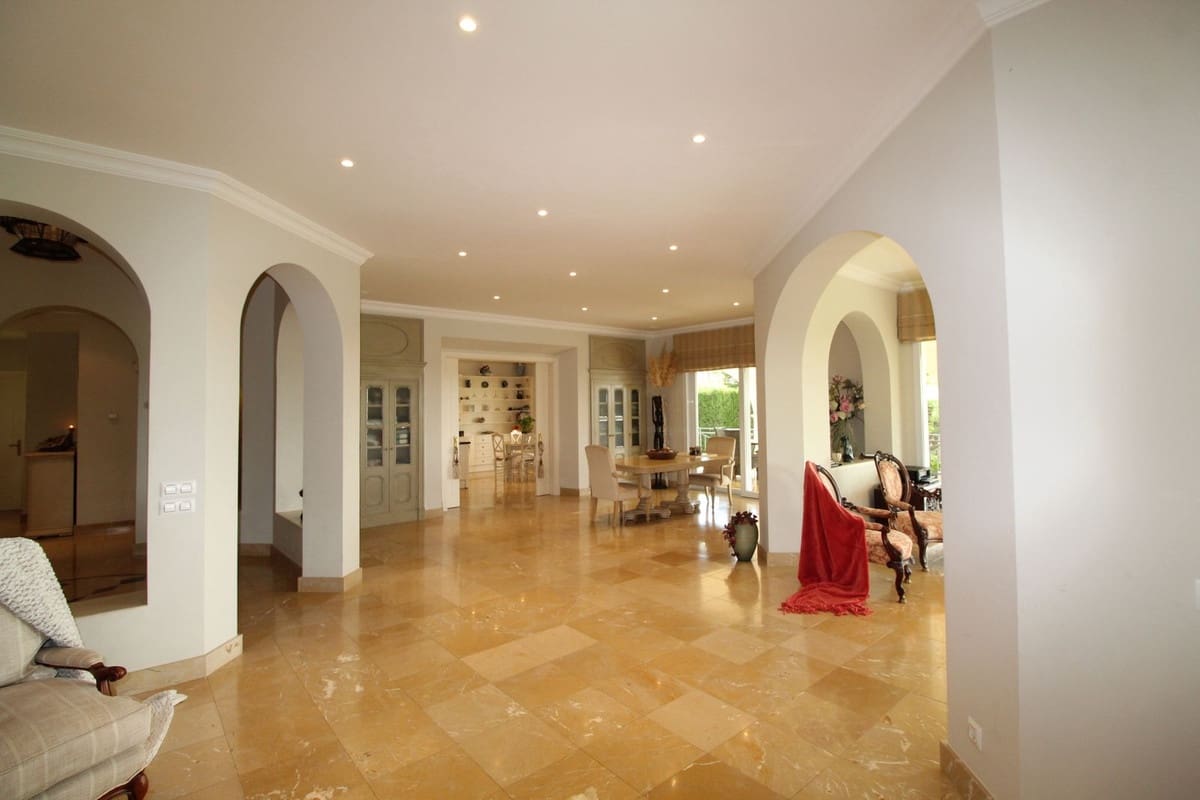 4 bedroom Villa for sale in Sotogrande with garage - € 1,950,000 (Ref: 9524885)