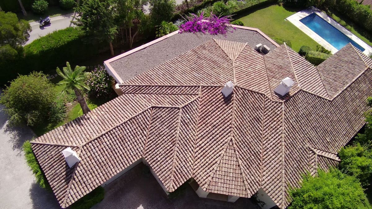 4 bedroom Villa for sale in Sotogrande with garage - € 1,950,000 (Ref: 9524885)