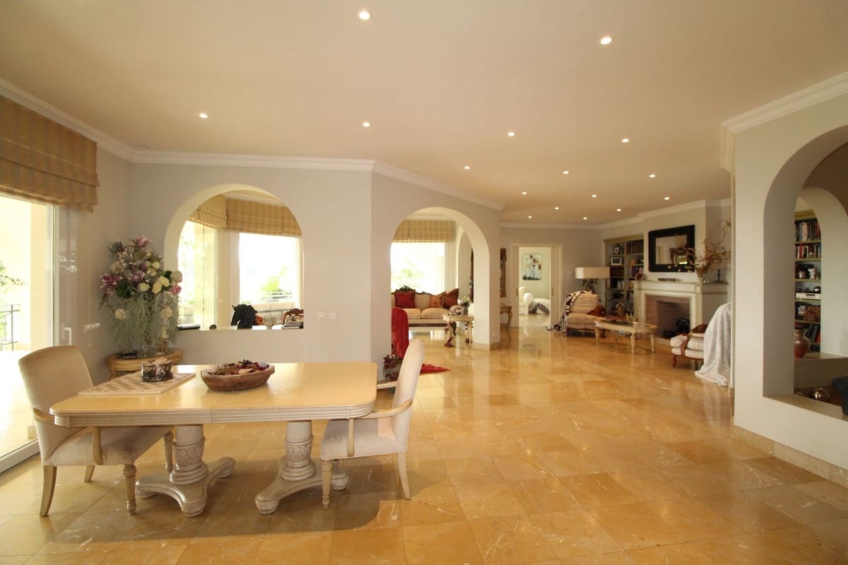 4 sovrum Villa till salu i Sotogrande med garage - 1 950 000 € (Ref: 9524885)