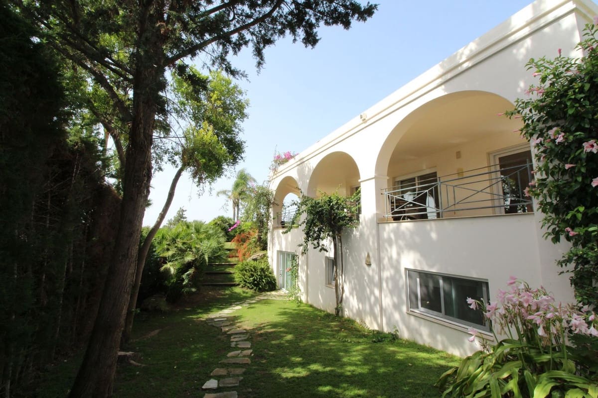 4 sovrum Villa till salu i Sotogrande med garage - 1 950 000 € (Ref: 9524885)