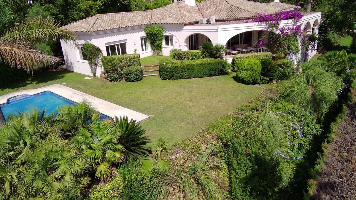 4 sovrum Villa till salu i Sotogrande med garage - 1 950 000 € (Ref: 9524885)