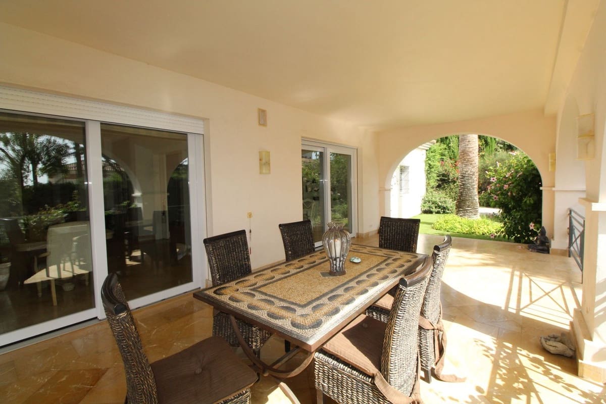 4 soverom Villa til salgs i Sotogrande med garasje - € 1 895 000 (Ref: 9524885)