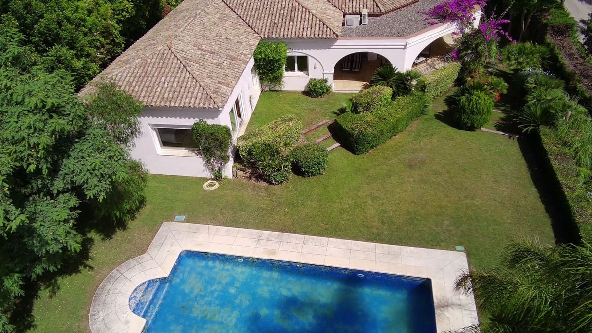 4 soverom Villa til salgs i Sotogrande med garasje - € 1 895 000 (Ref: 9524885)