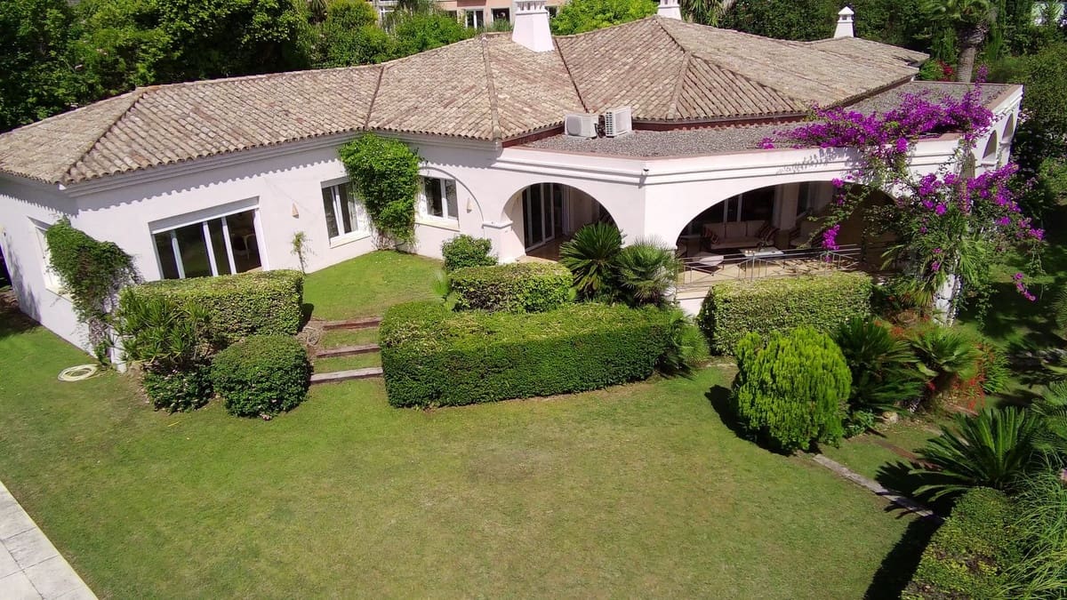 4 soverom Villa til salgs i Sotogrande med garasje - € 1 895 000 (Ref: 9524885)