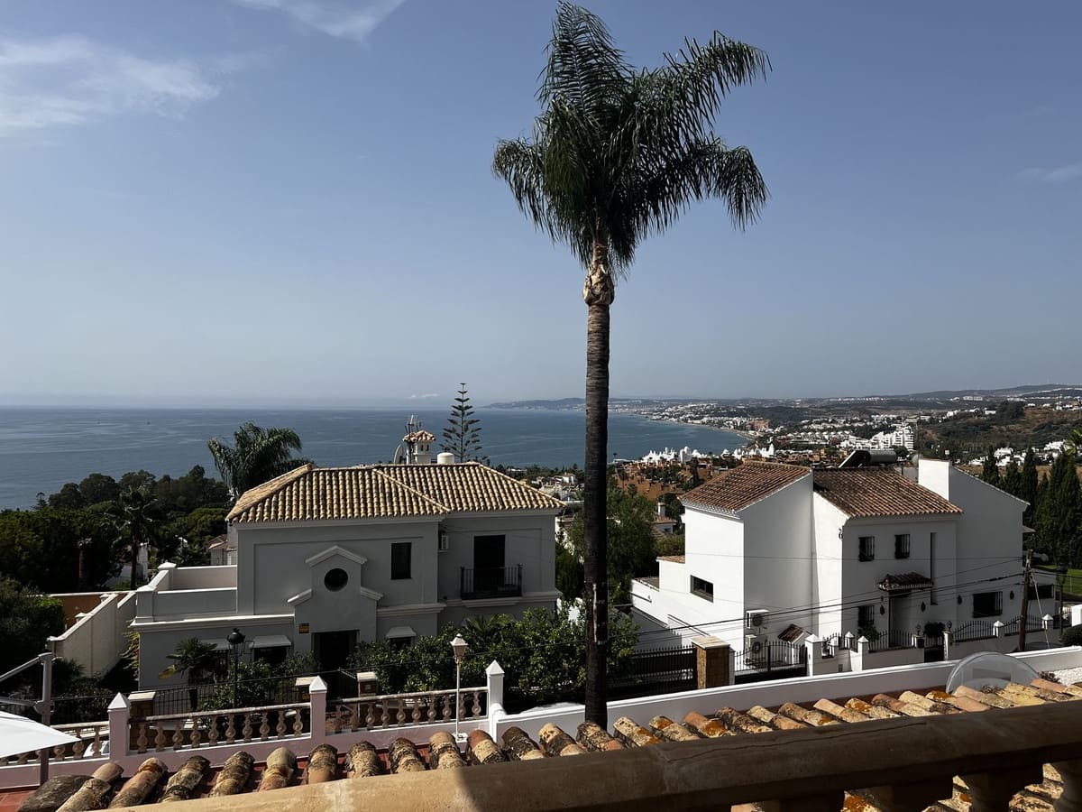 5 soverom Villa til salgs i Estepona med garasje - € 1 925 000 (Ref: 9524886)