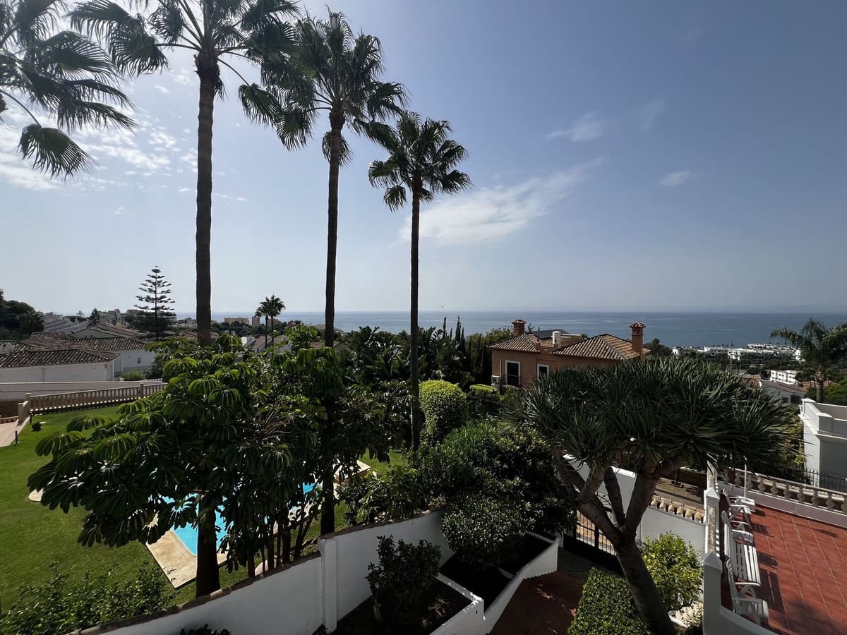 5 soverom Villa til salgs i Estepona med garasje - € 1 925 000 (Ref: 9524886)