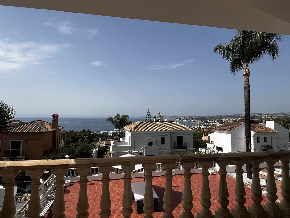 5 soverom Villa til salgs i Estepona med garasje - € 1 925 000 (Ref: 9524886)