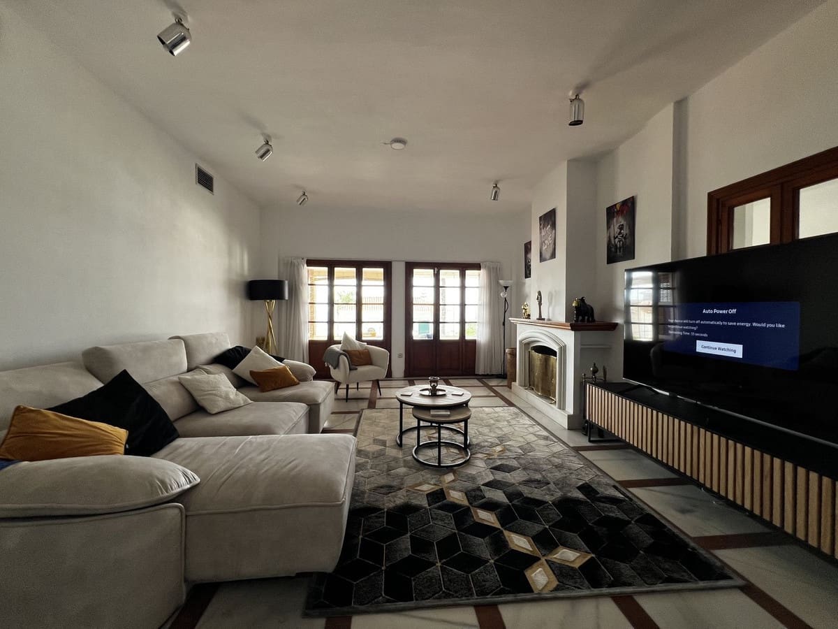 5 soverom Villa til salgs i Estepona med garasje - € 1 925 000 (Ref: 9524886)