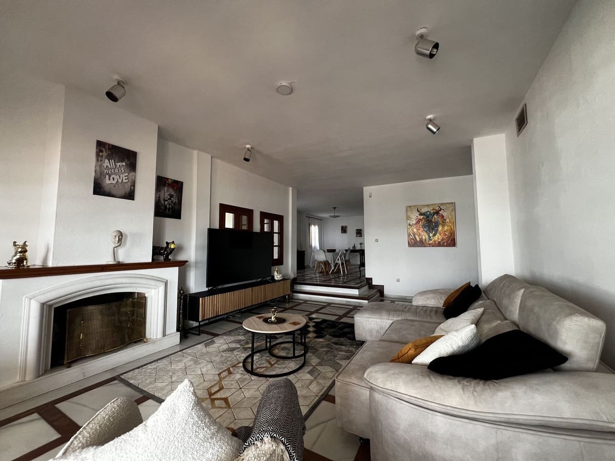 5 soverom Villa til salgs i Estepona med garasje - € 1 925 000 (Ref: 9524886)