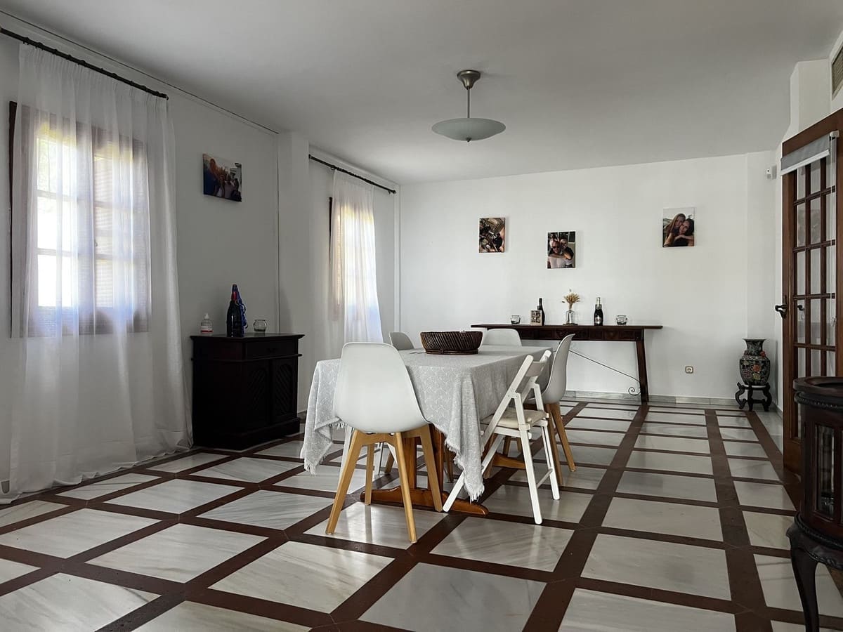 5 soverom Villa til salgs i Estepona med garasje - € 1 925 000 (Ref: 9524886)