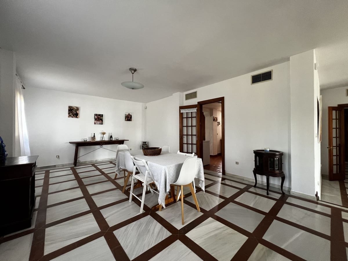 5 soverom Villa til salgs i Estepona med garasje - € 1 925 000 (Ref: 9524886)