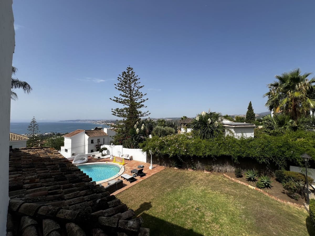 5 soverom Villa til salgs i Estepona med garasje - € 1 925 000 (Ref: 9524886)