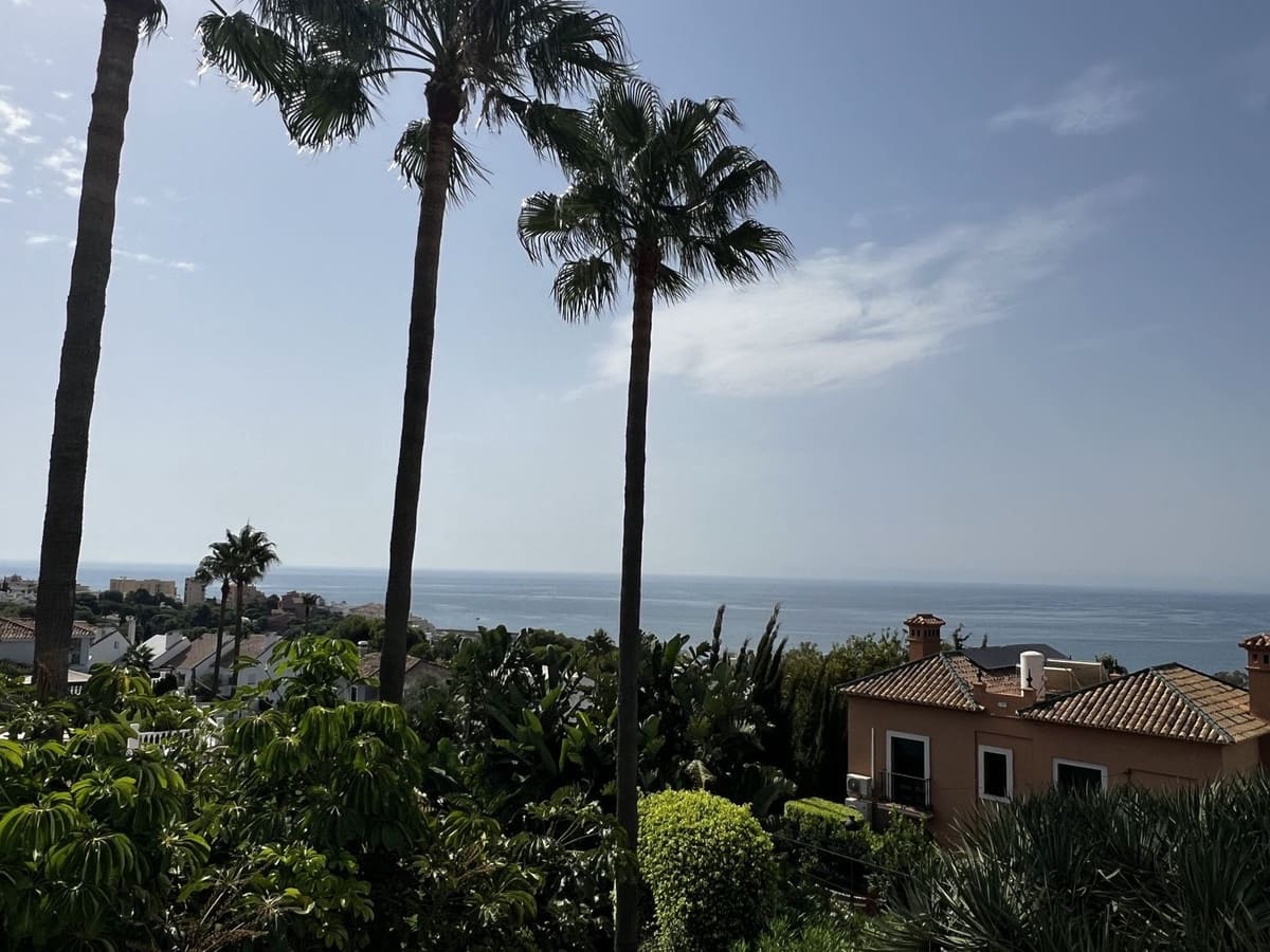 5 soverom Villa til salgs i Estepona med garasje - € 1 925 000 (Ref: 9524886)