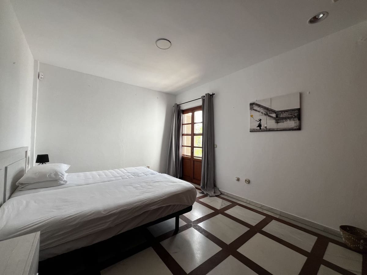 5 soverom Villa til salgs i Estepona med garasje - € 1 925 000 (Ref: 9524886)