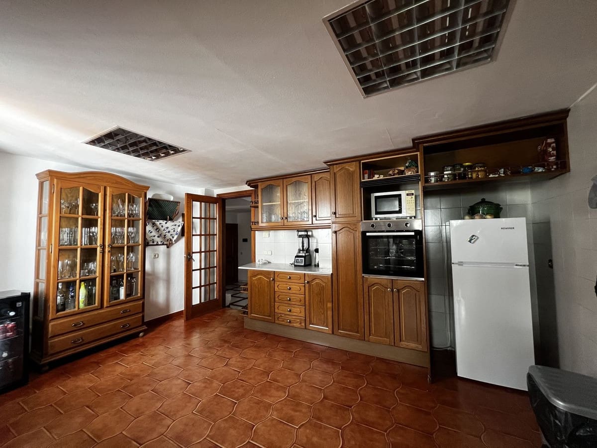 5 soverom Villa til salgs i Estepona med garasje - € 1 925 000 (Ref: 9524886)