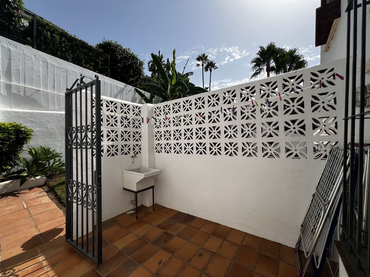 5 soverom Villa til salgs i Estepona med garasje - € 1 925 000 (Ref: 9524886)