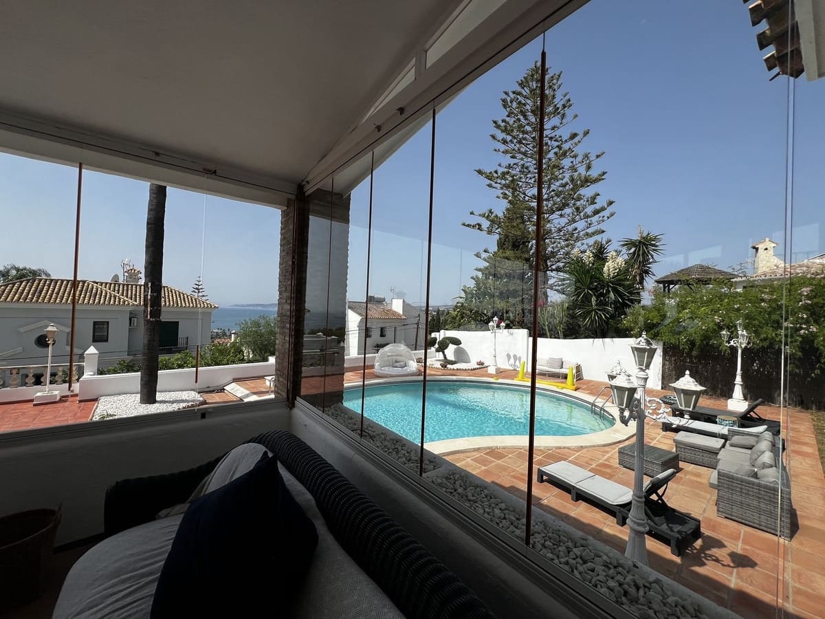 5 soverom Villa til salgs i Estepona med garasje - € 1 925 000 (Ref: 9524886)