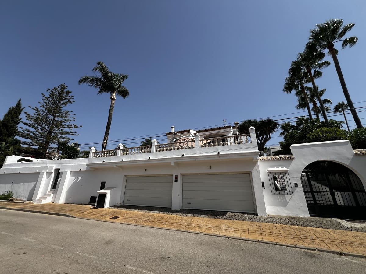 5 soverom Villa til salgs i Estepona med garasje - € 1 925 000 (Ref: 9524886)