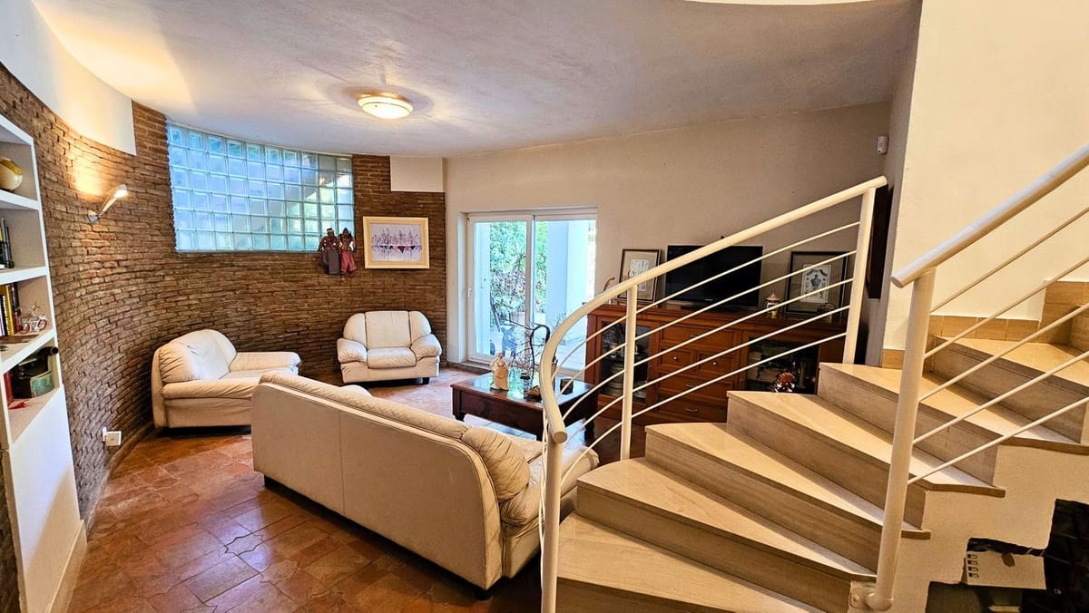 5 bedroom Villa for sale in Sotogrande - € 2,475,000 (Ref: 9524888)