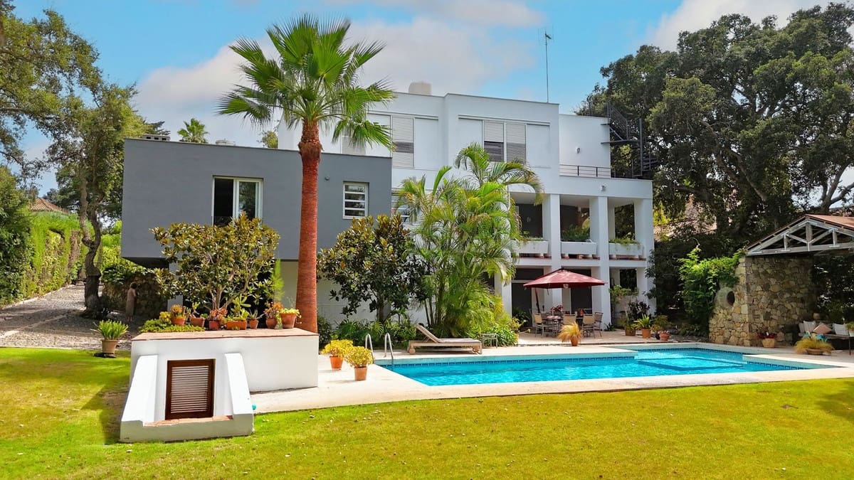 5 bedroom Villa for sale in Sotogrande - € 2,475,000 (Ref: 9524888)