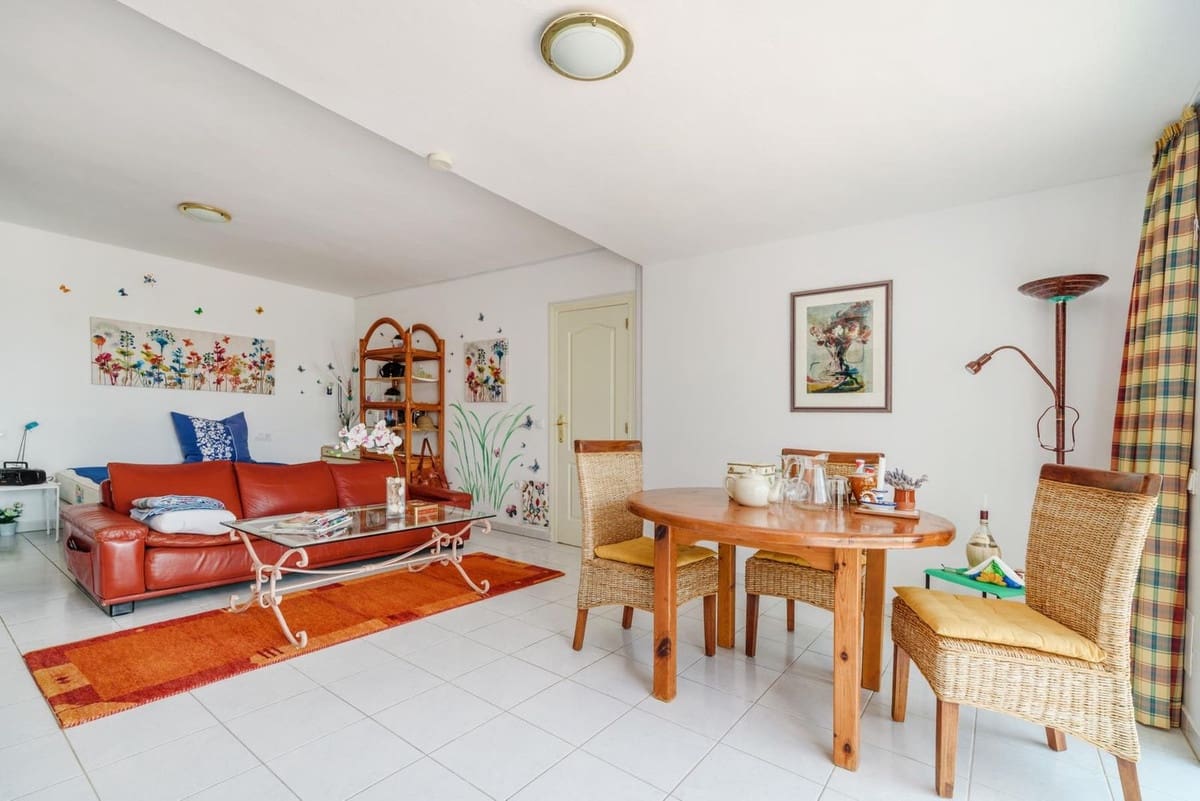 5 bedroom Villa for sale in Estepona with garage - € 2,400,000 (Ref: 9524889)