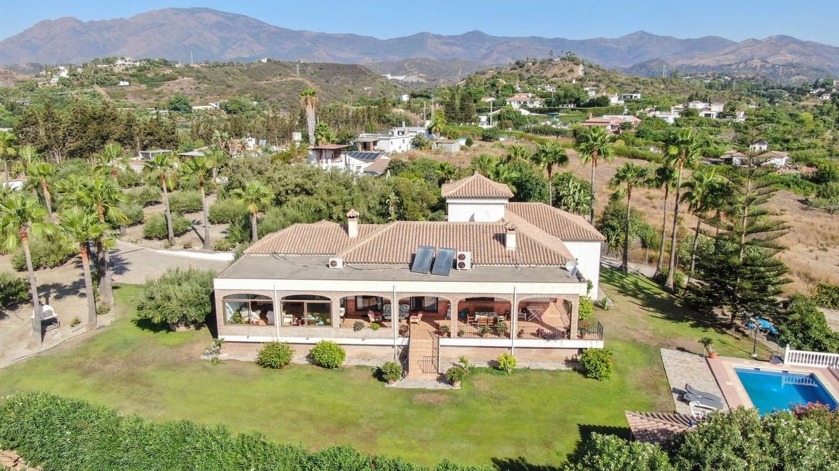 3 slaapkamer Villa te koop in El Padron - € 2.400.000 (Ref: 9524890)