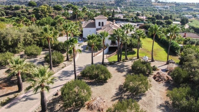 3 makuuhuone Huvila myytävänä paikassa El Padrón, Estepona - 2 400 000 € (Ref: 9524890)