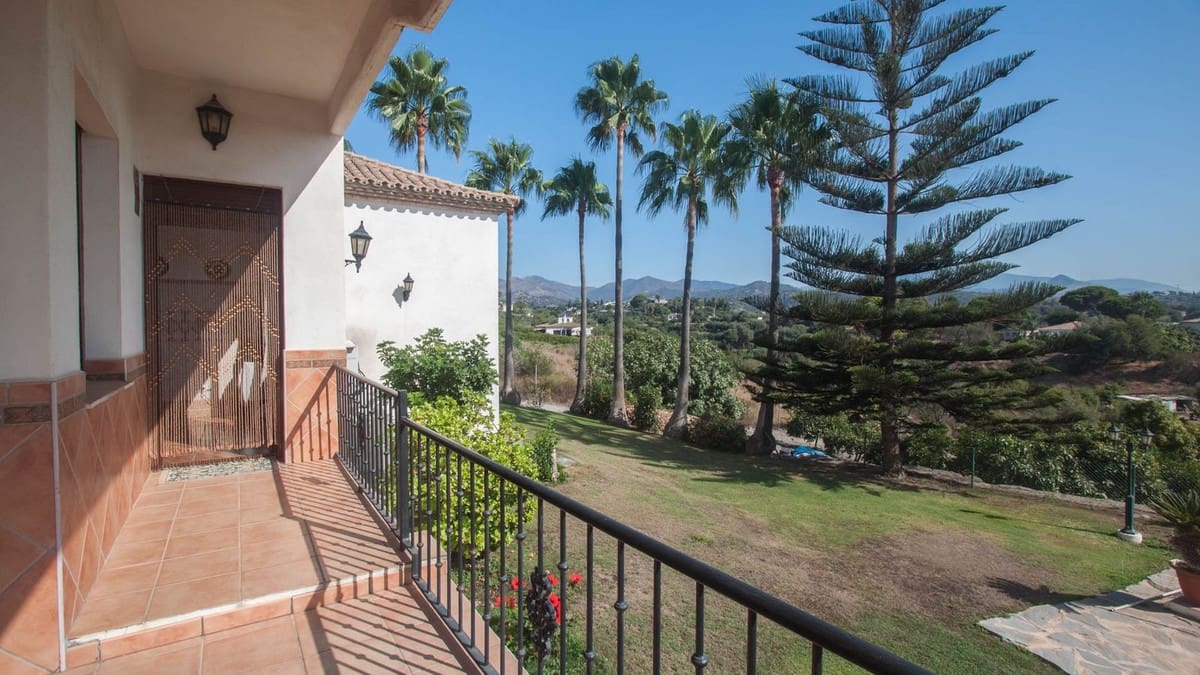 3 slaapkamer Villa te koop in El Padron - € 2.000.000 (Ref: 9524890)