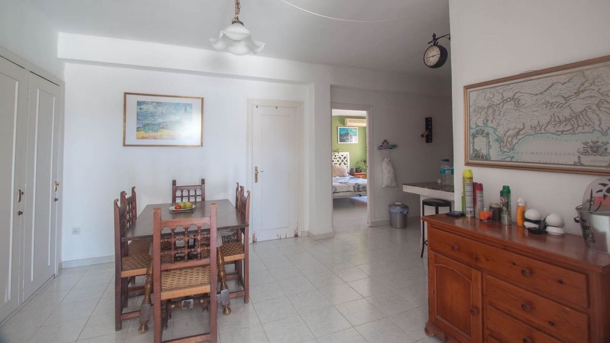 4 bedroom Villa for sale in Estepona - € 2,400,000 (Ref: 9524891)