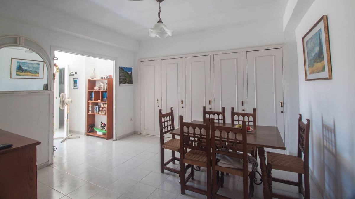 4 bedroom Villa for sale in Estepona - € 2,400,000 (Ref: 9524891)