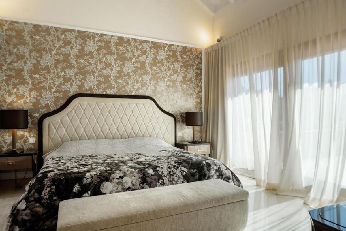 3 bedroom Apartment for sale in Estepona - € 2,250,000 (Ref: 9524893)