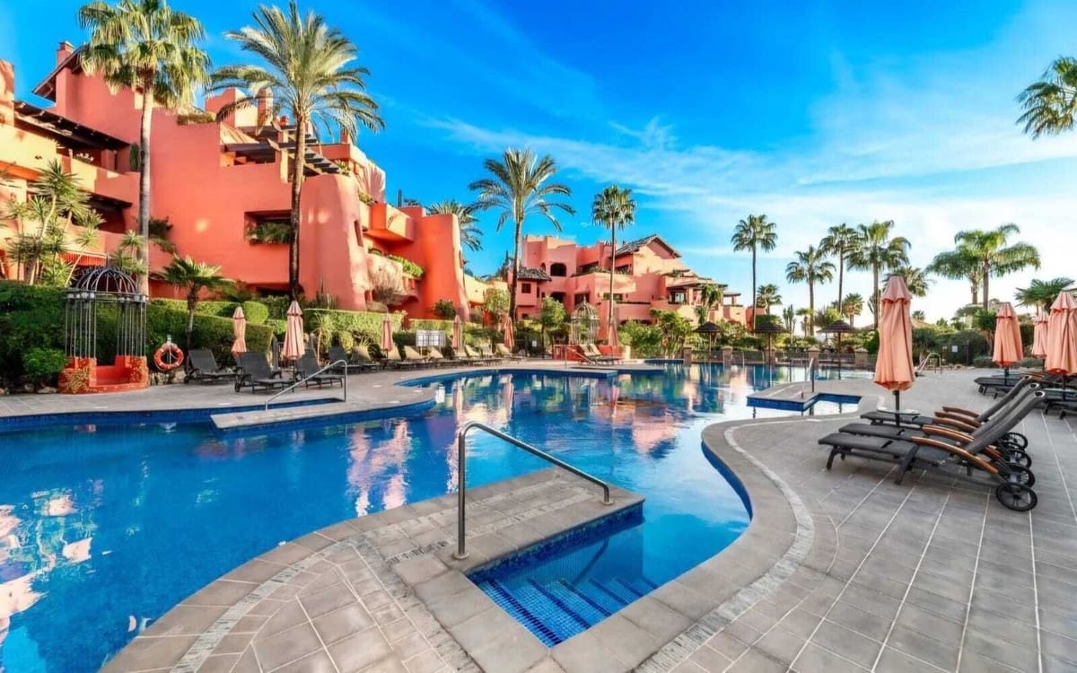Apartamento de 3 habitaciones en Estepona en venta - 2.250.000 € (Ref: 9524893)