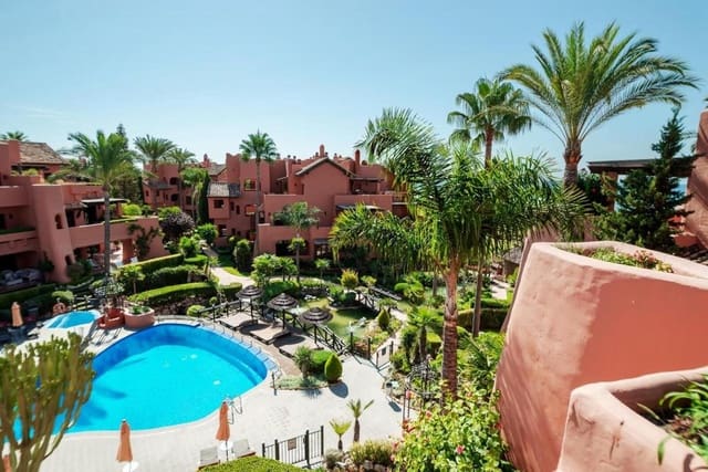 3 bedroom Apartment for sale in Estepona - € 2,250,000 (Ref: 9524893)