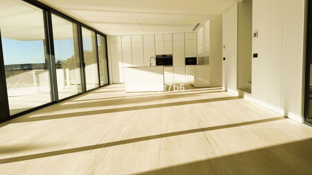 5 bedroom Villa for sale in Sotogrande - € 3,350,000 (Ref: 9524894)