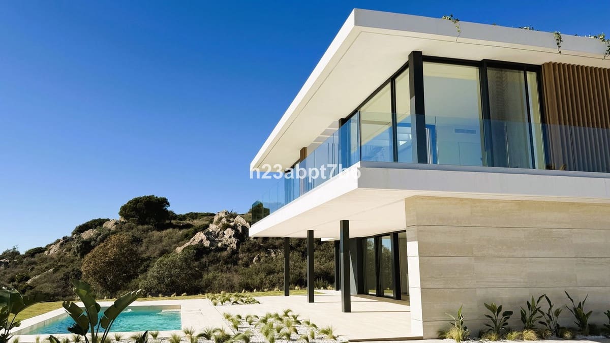 5 bedroom Villa for sale in Sotogrande - € 3,350,000 (Ref: 9524894)