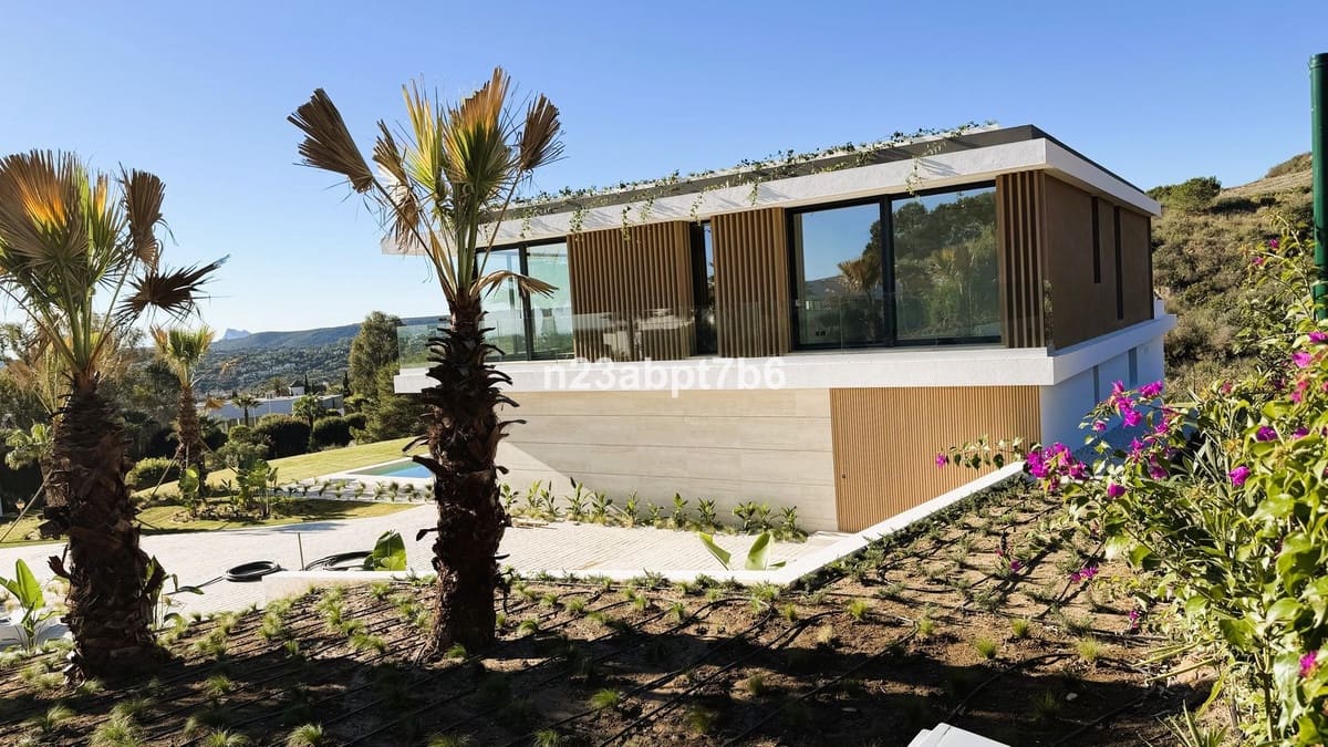 5 bedroom Villa for sale in Sotogrande - € 3,350,000 (Ref: 9524894)